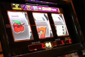 Philippines player placing sports bets on xsmn mobile browser with PHP payout options